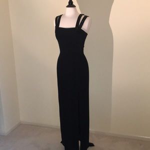 Vintage bugle beaded strapped evening gown 🍸.